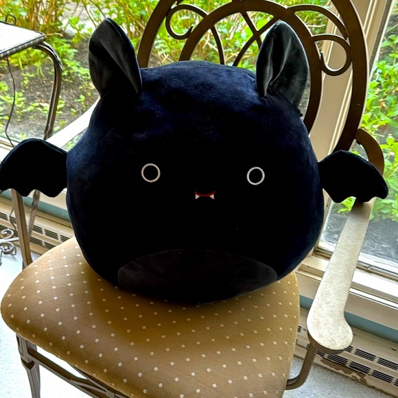 Squishmallows SUPER RARE EMILY BLACK AND GRAY BAT 20-29” Halloween plushie